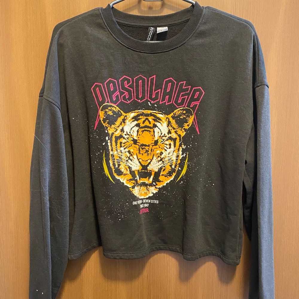 Divided Cropped Sweatshirt